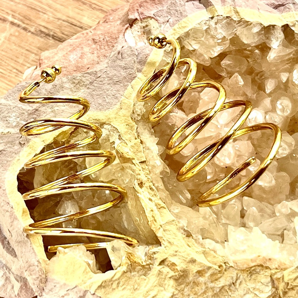 🌺🎉HP🎉🌺 NWT Cult Gaia Ezlynn Gold Serpentine Earrings - Picture 14 of 16